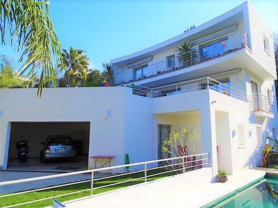 Villa - 255 m² - 7 pièces