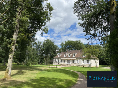 Maison - 380 m² - 12 pièces