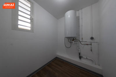 Appartement - 90 m² - 3 pièces