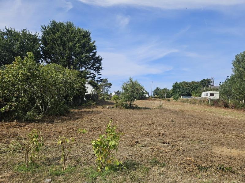 Terrain constructible - 1 200 m²