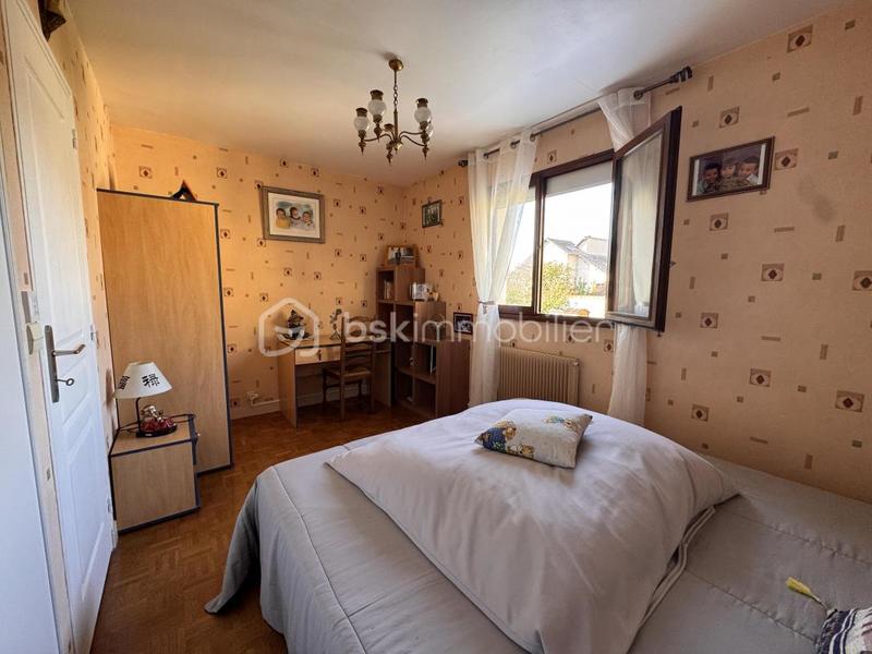 Maison traditionnelle - 168 m² - 9 pièces