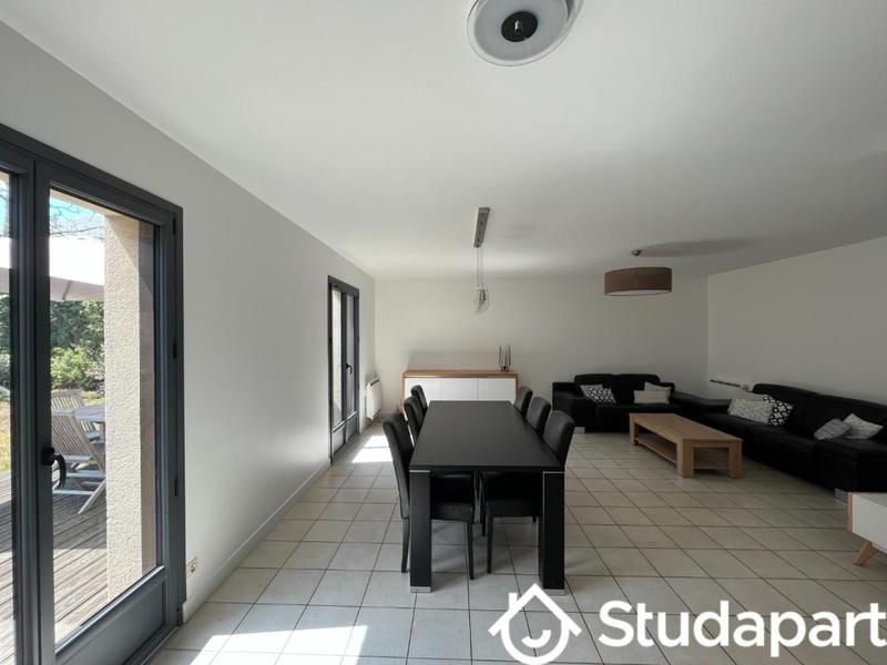 Chambre - 11 m² - 1 pièce