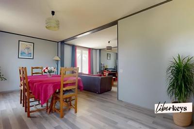 Maison - 149 m² - 8 pièces