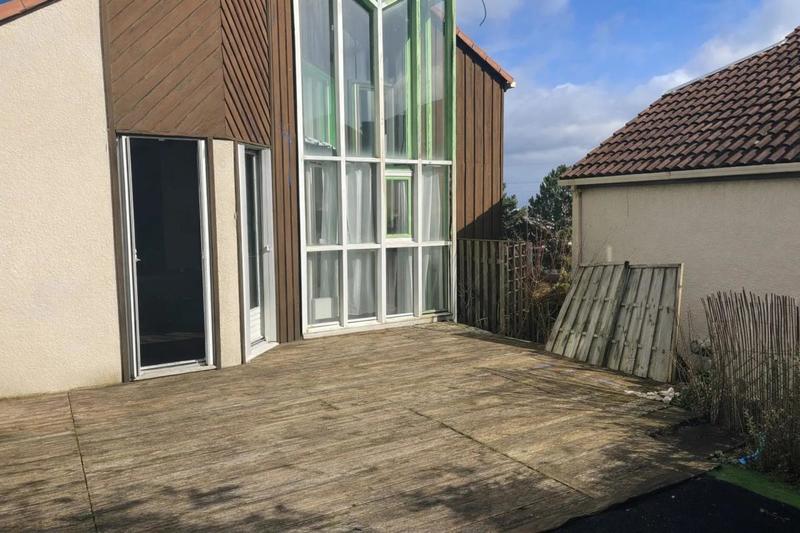 Maison - 98 m² - 5 pièces