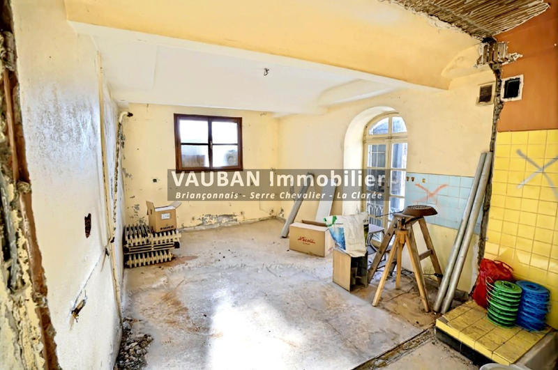 Maison - 400 m² - 20 pièces