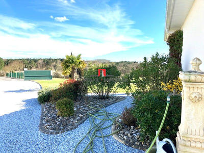 Maison contemporaine - 170 m² - 7 pièces