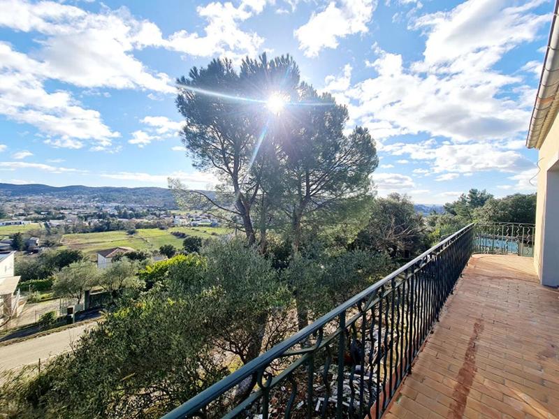 Maison - 195 m² - 8 pièces