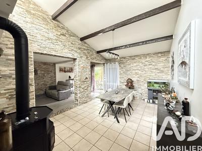 Maison - 105 m² - 6 pièces