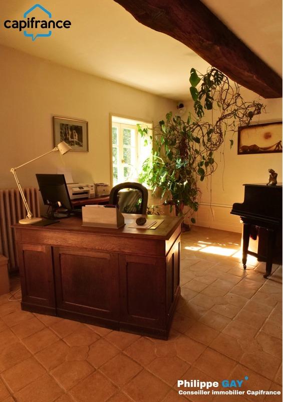 Maison - 219 m² - 10 pièces