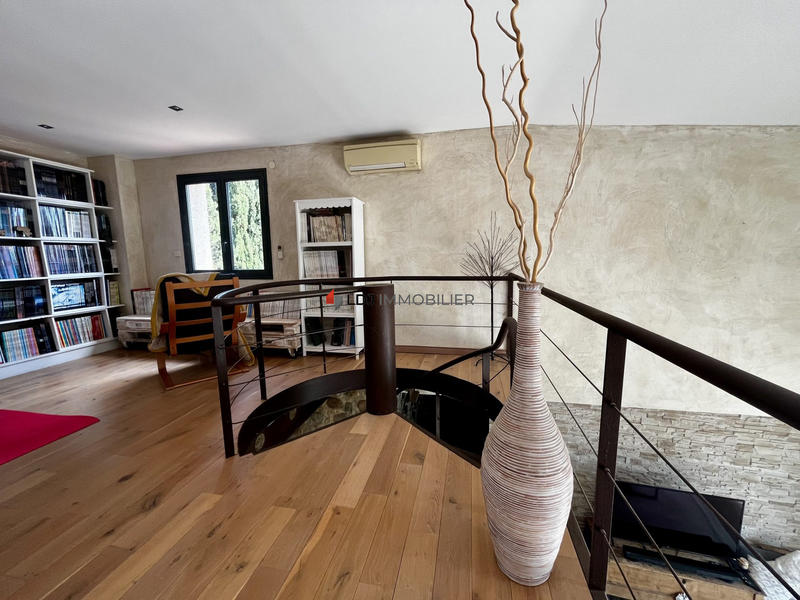 Maison - 210 m² - 5 pièces