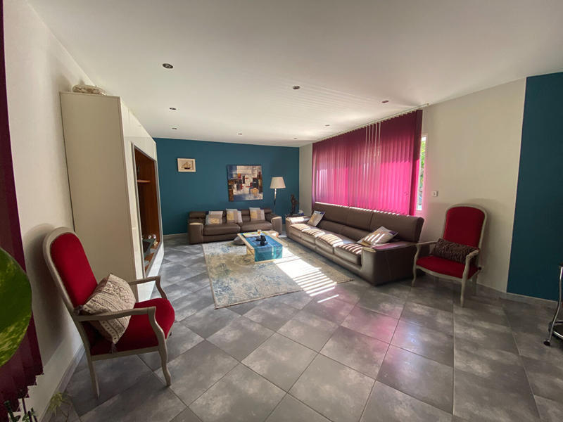 Maison - 254 m² - 4 pièces