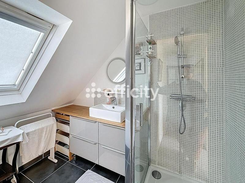 Maison - 165 m² - 7 pièces