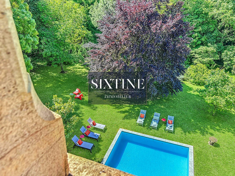 Château - 500 m² - 12 pièces