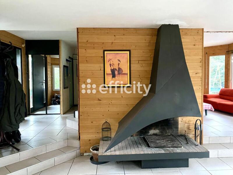 Maison - 236 m² - 7 pièces