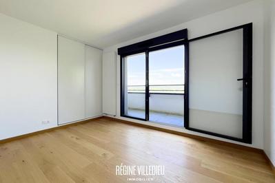 Maison - 210 m² - 5 pièces