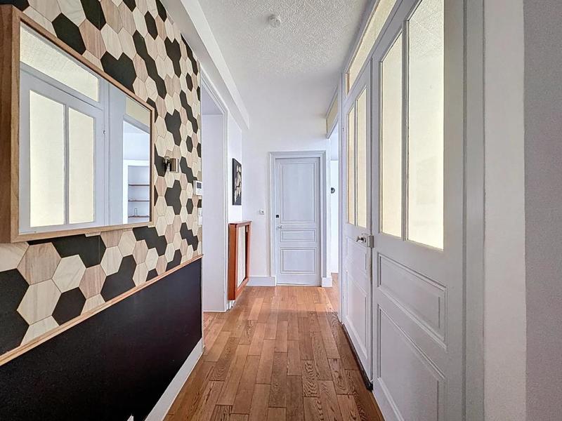 Appartement - 300 m² - 13 pièces