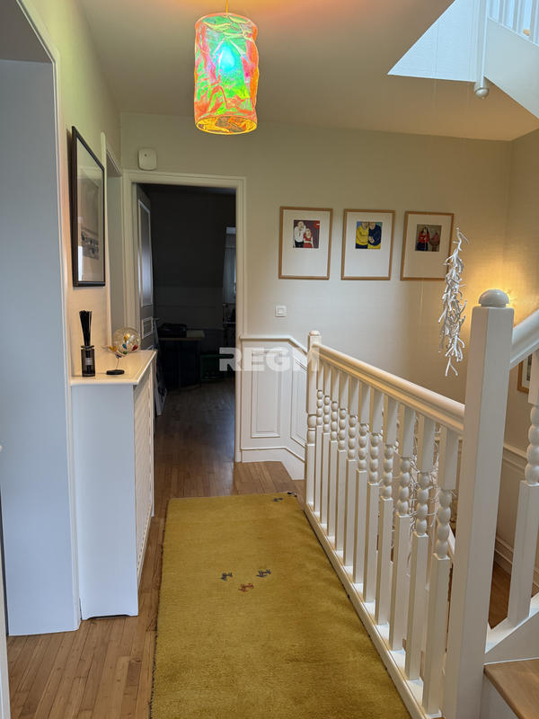 Maison - 183 m² - 7 pièces