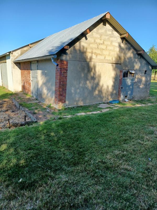 Propriété - 6 400 m² - 5 pièces