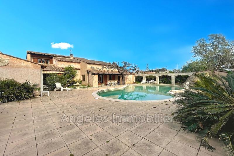 Villa - 189 m² - 6 pièces