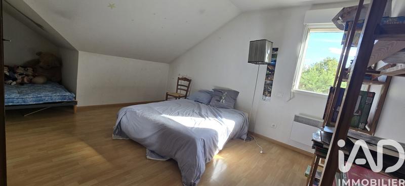 Maison - 216 m² - 8 pièces