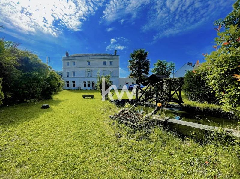 Maison - 240 m² - 9 pièces