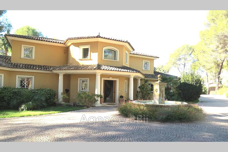 Maison - 500 m² - 7 pièces