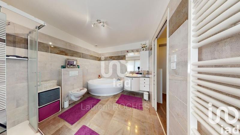 Maison - 372 m² - 12 pièces