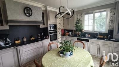 Maison - 168 m² - 9 pièces