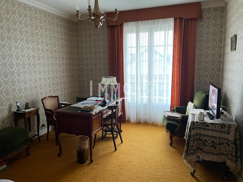 Maison - 231 m² - 10 pièces