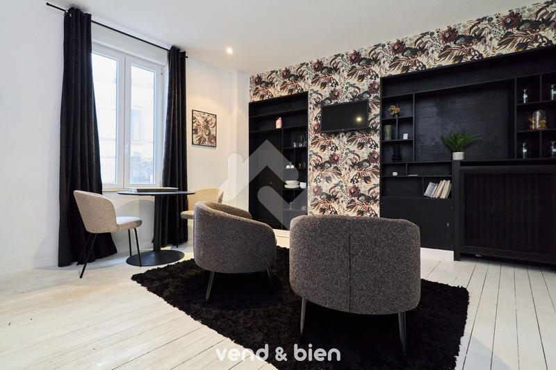 Immeuble - 218 m² - 10 pièces