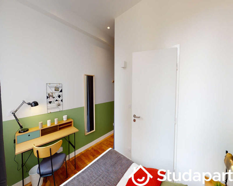 Chambre - 120 m² - 1 pièce