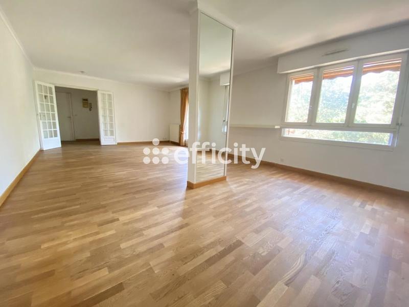 Appartement - 104 m² - 5 pièces
