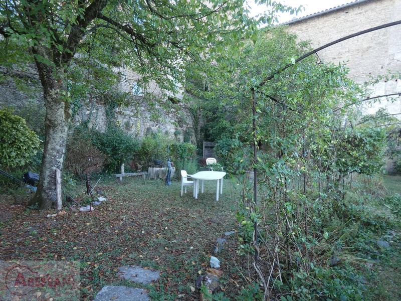Maison - 270 m² - 7 pièces