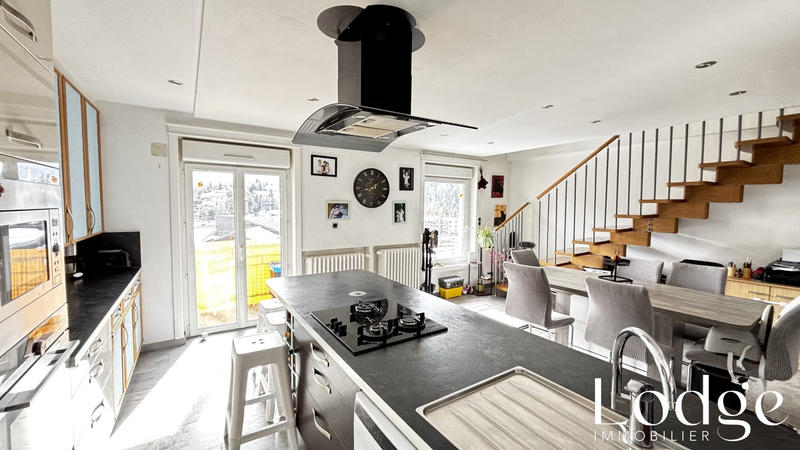 Appartement - 98 m² - 5 pièces