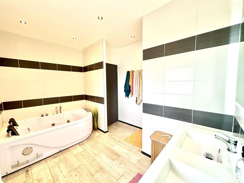 Maison - 160 m² - 5 pièces