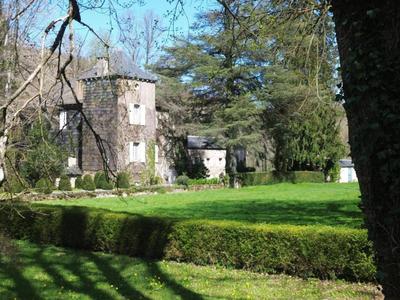 Maison - 941 m² - 26 pièces