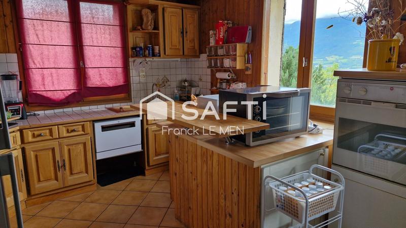 Maison - 250 m² - 7 pièces