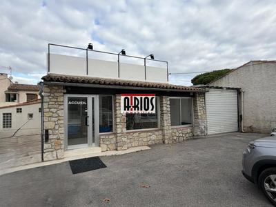 Local d'activité / Entrepôt - 109 m²
