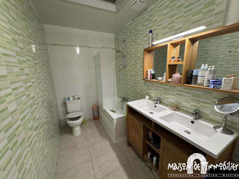 Maison - 121 m² - 6 pièces