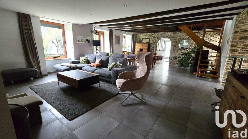 Maison - 244 m² - 8 pièces