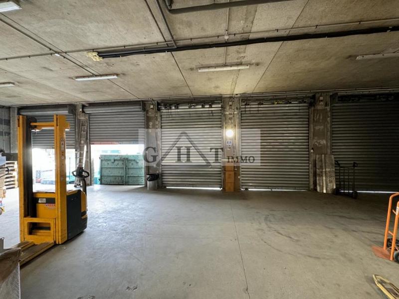 Entrepôt - 1 504 m²