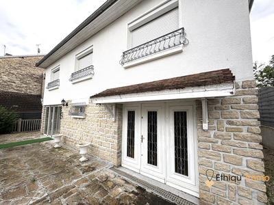 Maison - 136 m² - 4 pièces