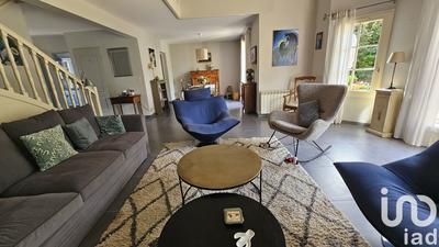 Maison - 185 m² - 8 pièces