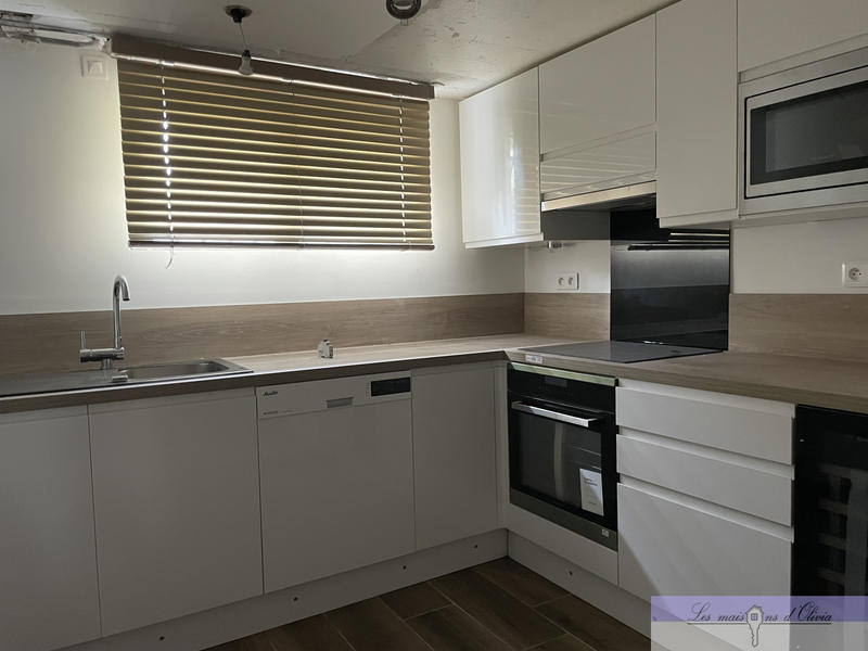 Maison - 230 m² - 9 pièces