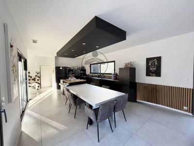 Maison - 138 m² - 6 pièces