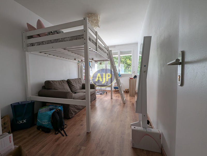 Appartement - 100 m² - 5 pièces