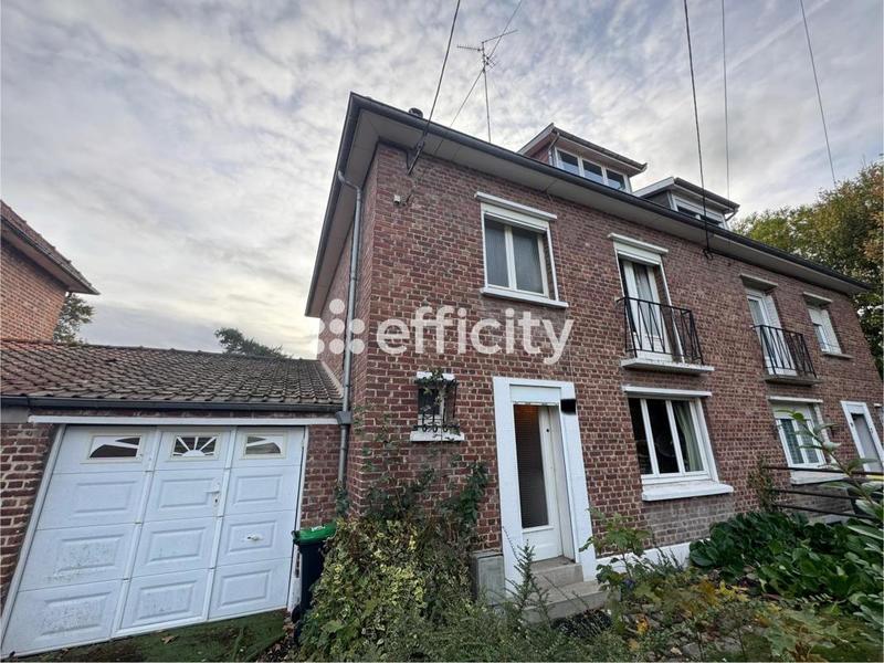 Maison - 90 m² - 9 pièces