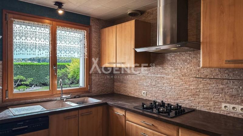 Maison - 99 m² - 5 pièces