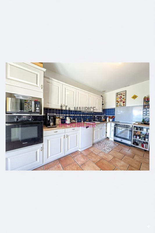 Maison - 200 m² - 8 pièces