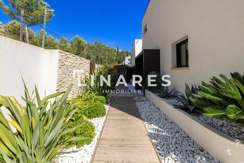 Villa - 189 m² - 6 pièces
